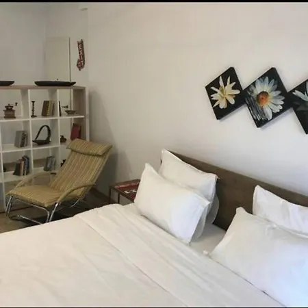 4 - Pazariiri * Tirana